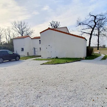 Calme Jardin & Parking Prox Royan 2 Apartment *