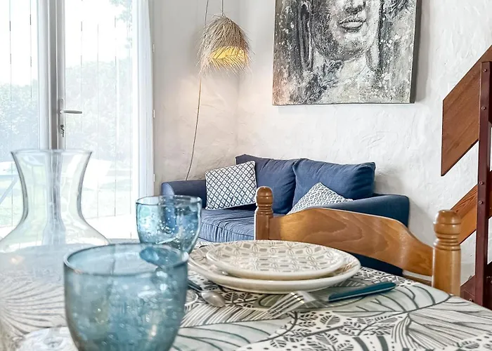 Calme Jardin & Parking Prox Royan 2 * 메디스