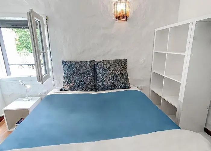 Calme Jardin & Parking Prox Royan 2 * 메디스