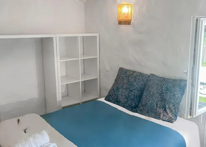 Calme Jardin & Parking Prox Royan 2 * 메디스