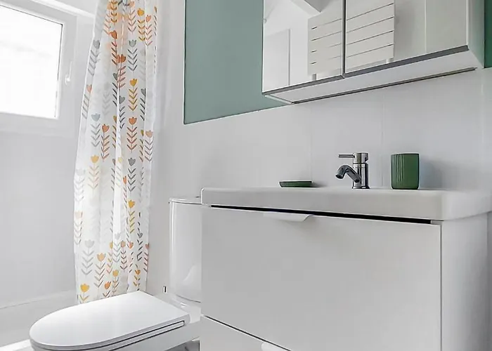 Calme Jardin & Parking Prox Royan 2 * 메디스